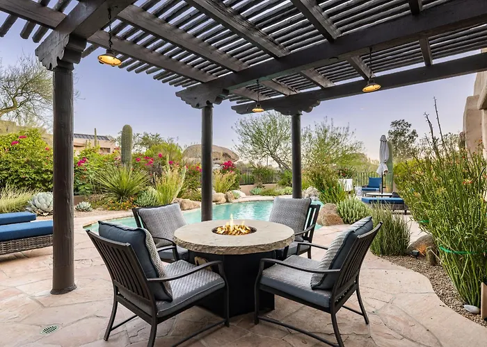 Luxury William Tull Desert Estate With Hidden Holiday home *