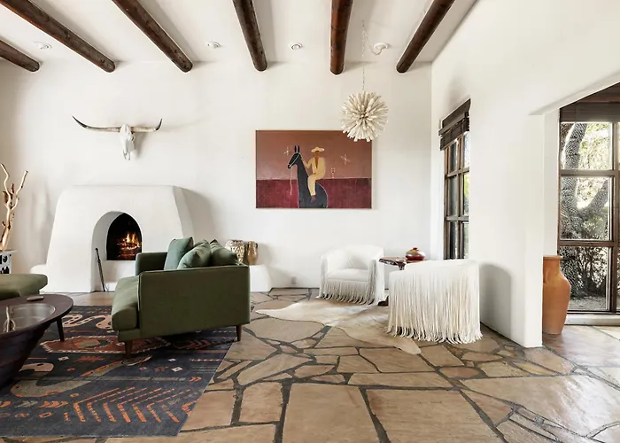 Luxury William Tull Desert Estate With Hidden Holiday home *