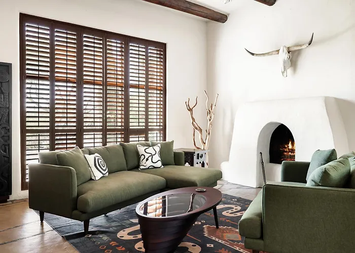 Luxury William Tull Desert Estate With Hidden Holiday home *