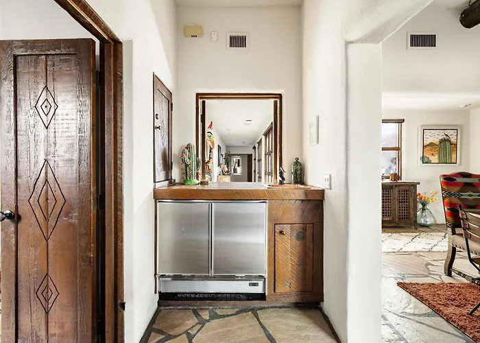 Luxury William Tull Desert Estate With Hidden Holiday home