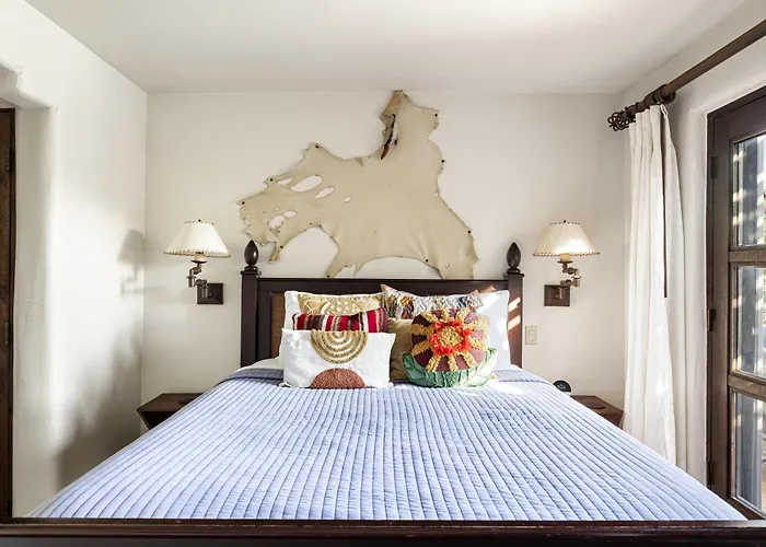 Luxury William Tull Desert Estate With Hidden