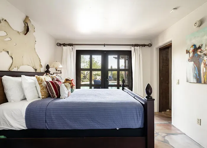 Luxury William Tull Desert Estate With Hidden Holiday home *