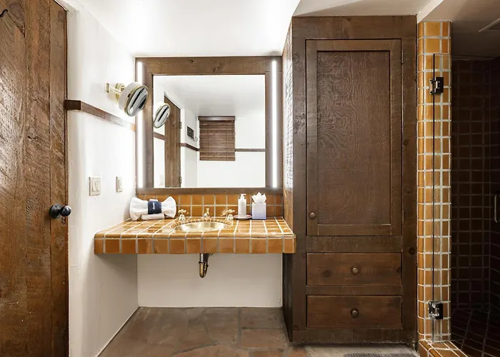 Luxury William Tull Desert Estate With Hidden