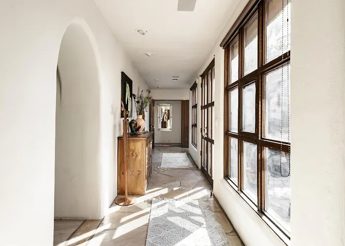 Luxury William Tull Desert Estate With Hidden Holiday home