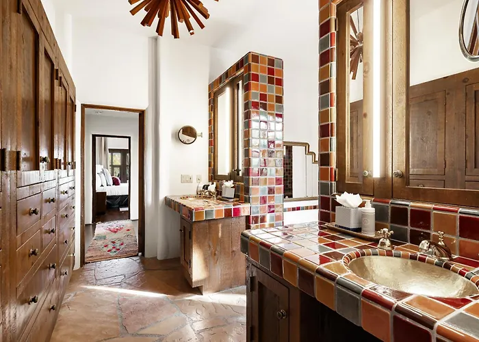 Luxury William Tull Desert Estate With Hidden