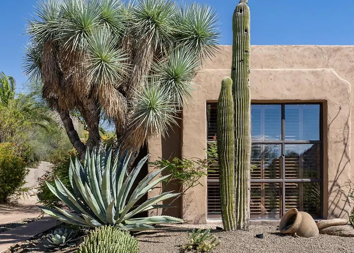 Luxury William Tull Desert Estate With Hidden Holiday home