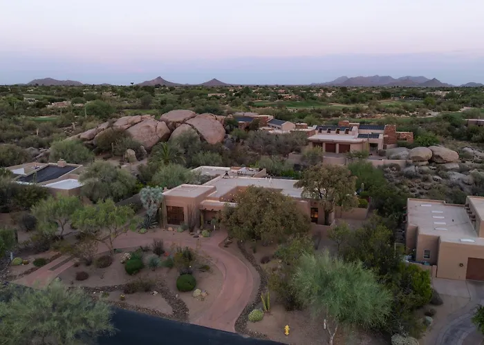Luxury William Tull Desert Estate With Hidden