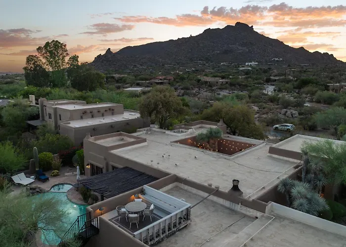 Luxury William Tull Desert Estate With Hidden *